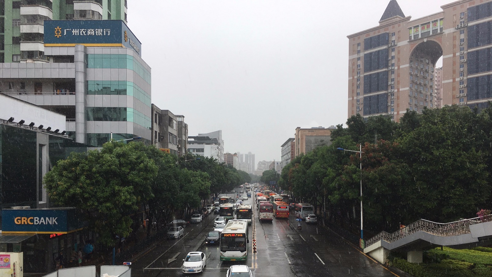 暴雨如注,大北路